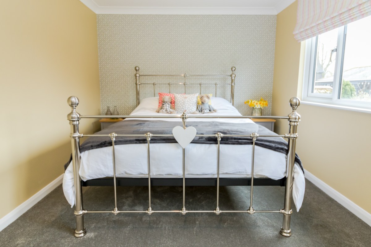 THE DELL COUNTRY HOLIDAY LET >> holiday let holiday home country retreat essex countryside essex holidays suffolk holidays suffolk tourism essex tourism suffolk countryside self catering accommodation boutique luxury welcome hamper visit essex visit suffolk family holiday staycation UK holiday UK break explore essex explore suffolk couples holiday relaxing holiday airbnb book direct home away from home colchester zoo colchester castle essex wedding venue essex wedding guest accommodation ipswich sudbury lavenham long melford