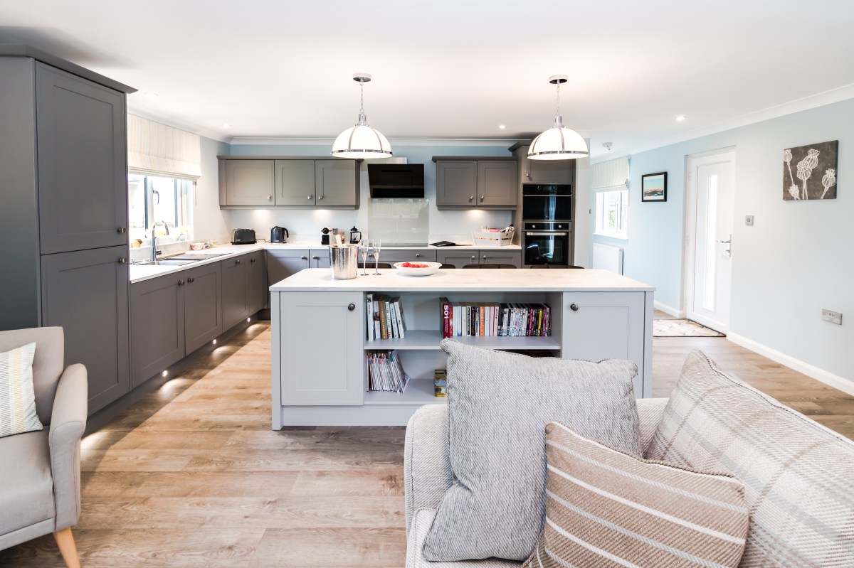 THE DELL COUNTRY HOLIDAY LET >> holiday let holiday home country retreat essex countryside essex holidays suffolk holidays suffolk tourism essex tourism suffolk countryside self catering accommodation boutique luxury welcome hamper visit essex visit suffolk family holiday staycation UK holiday UK break explore essex explore suffolk couples holiday relaxing holiday airbnb book direct home away from home colchester zoo colchester castle essex wedding venue essex wedding guest accommodation ipswich sudbury lavenham long melford