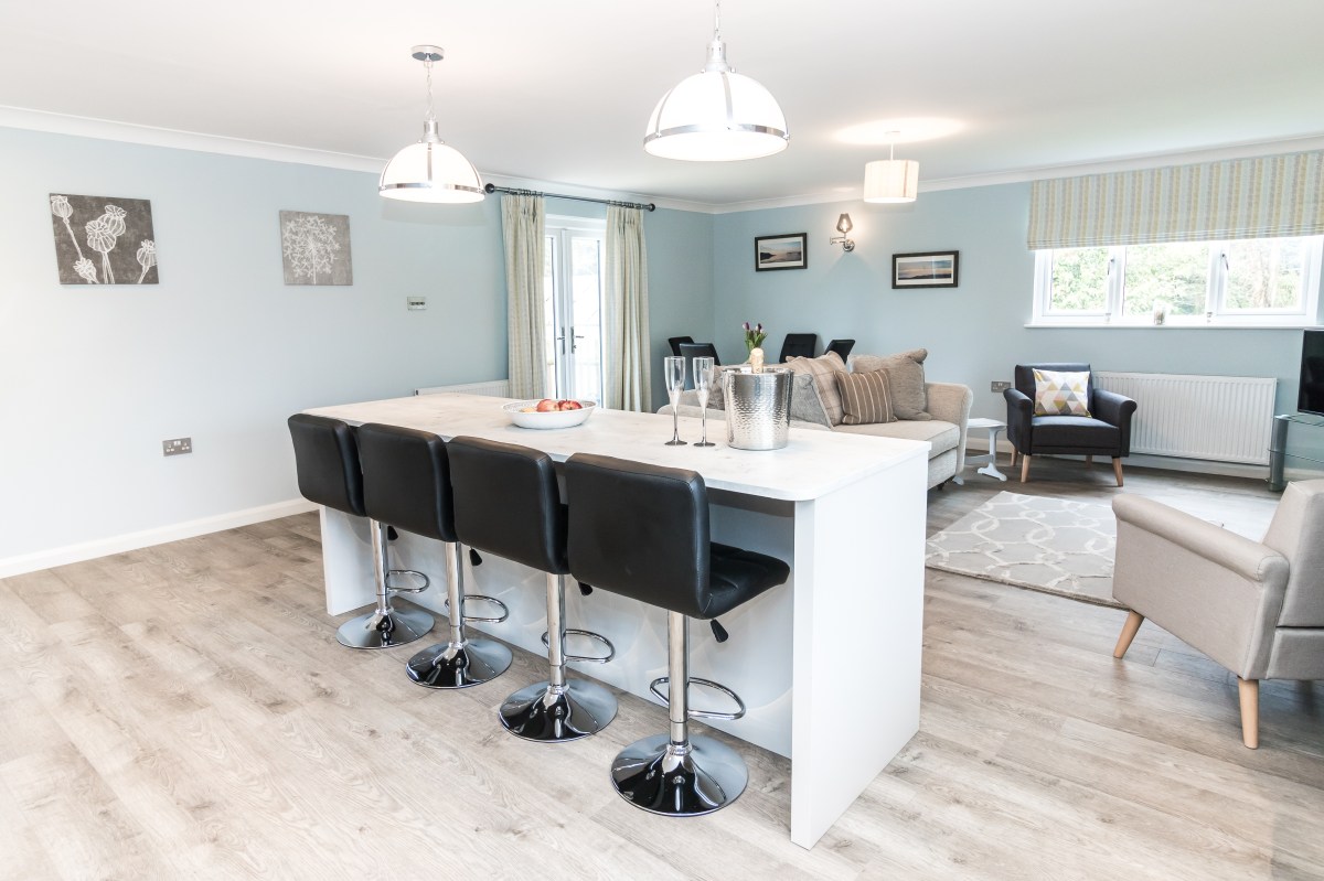 THE DELL COUNTRY HOLIDAY LET >> holiday let holiday home country retreat essex countryside essex holidays suffolk holidays suffolk tourism essex tourism suffolk countryside self catering accommodation boutique luxury welcome hamper visit essex visit suffolk family holiday staycation UK holiday UK break explore essex explore suffolk couples holiday relaxing holiday airbnb book direct home away from home colchester zoo colchester castle essex wedding venue essex wedding guest accommodation ipswich sudbury lavenham long melford