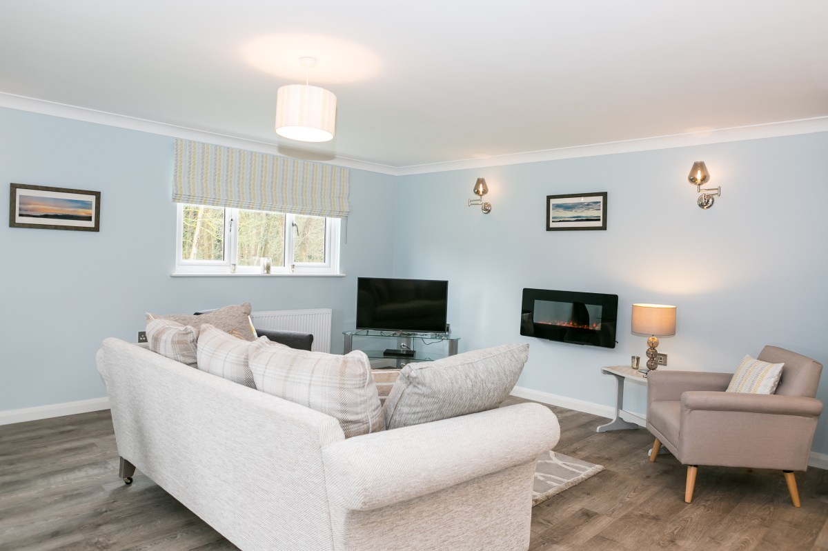 THE DELL COUNTRY HOLIDAY LET >> holiday let holiday home country retreat essex countryside essex holidays suffolk holidays suffolk tourism essex tourism suffolk countryside self catering accommodation boutique luxury welcome hamper visit essex visit suffolk family holiday staycation UK holiday UK break explore essex explore suffolk couples holiday relaxing holiday airbnb book direct home away from home colchester zoo colchester castle essex wedding venue essex wedding guest accommodation ipswich sudbury lavenham long melford